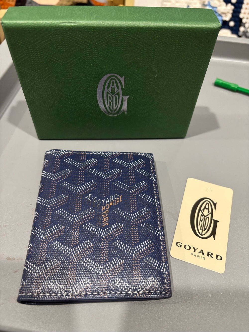 EUC men’s Goyard cardholder